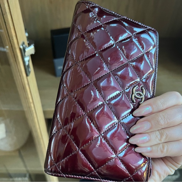 ✨RARE✨Chanel Burgundy Quilted Patent Leather Brilliant Wallet - FULL SET - Picture 10 of 14